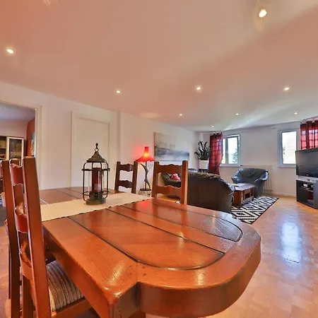 Spacious Apartment, Balneo And Garden 아파트